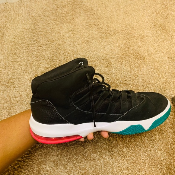 Jordan Max Aura Size 9 Men - Picture 2 of 2